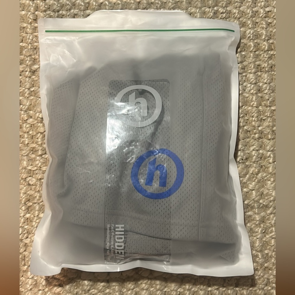 Hidden New York Mesh Silver Shorts